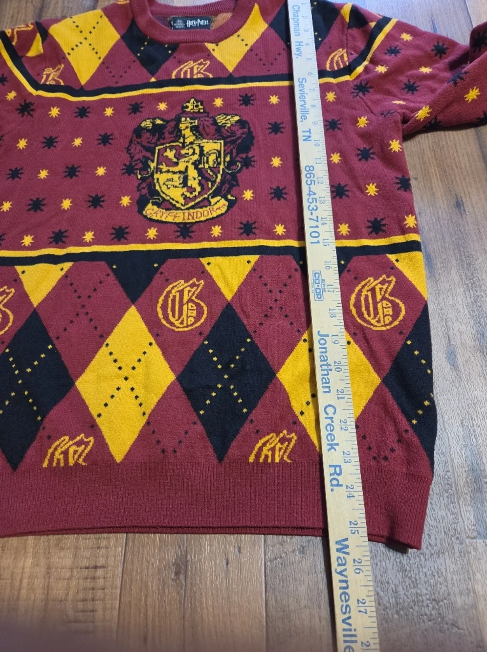 Gryffindor Crest Maroon & Gold Knit Harry Potter Sweater. Sz M